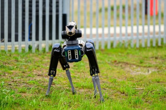 Freshwave, National Robotarium Unveil Portable 5G Network for Agrotech Innovation 7 Spot, a quadruped wireless robot by Boston Dynamics